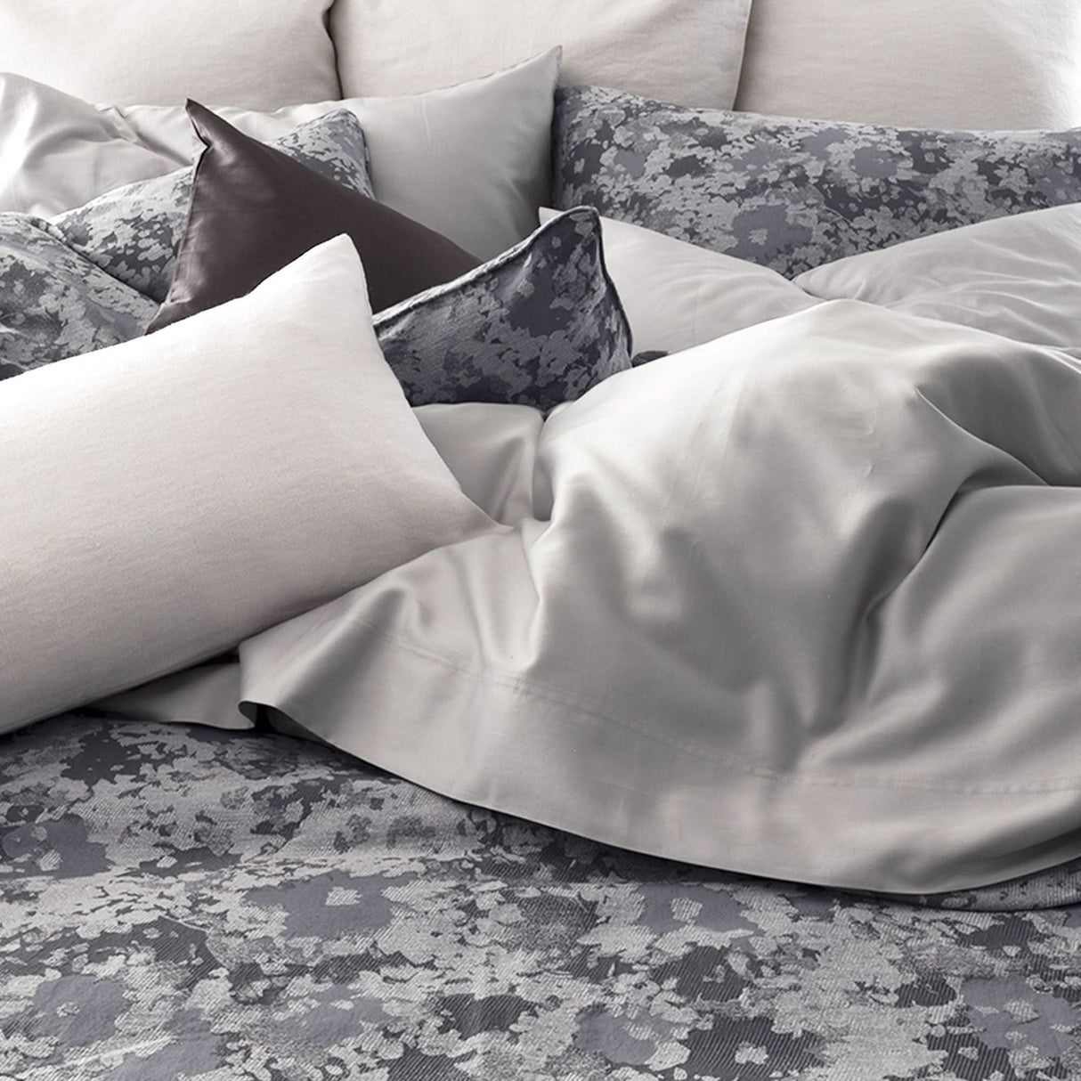 St Genève Sakura Duvet Cover in Moonlight colourway