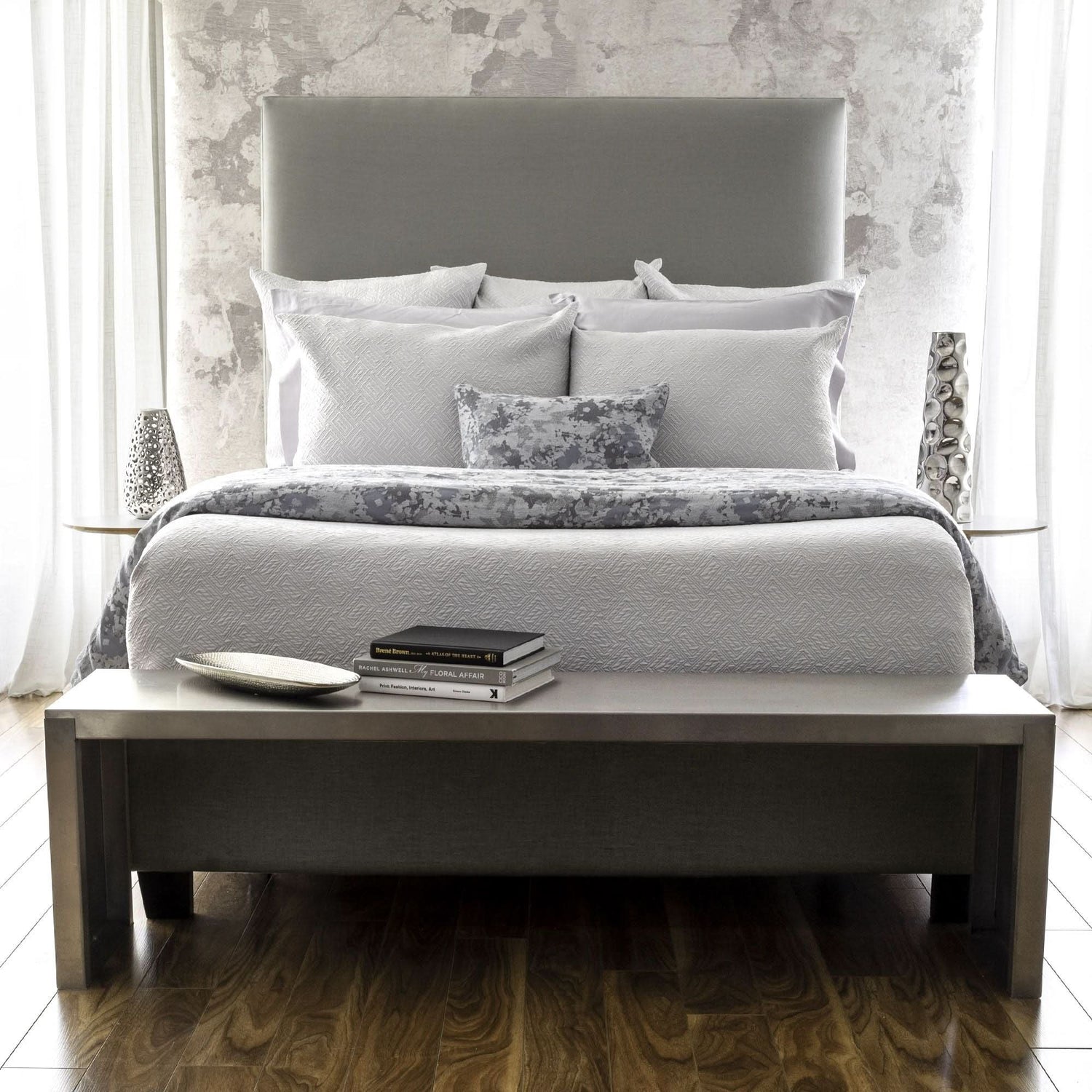 St Genève Scala Matelassé in Grey colourway