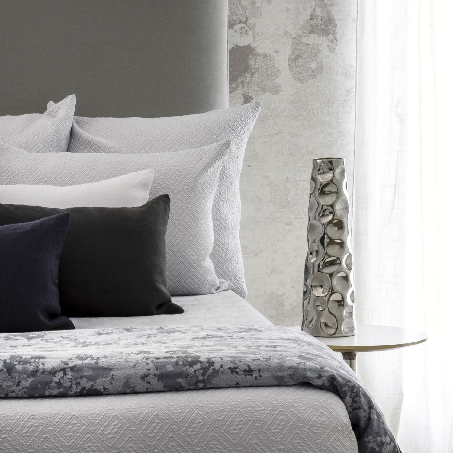 St Genève Scala Matelassé in Grey colourway