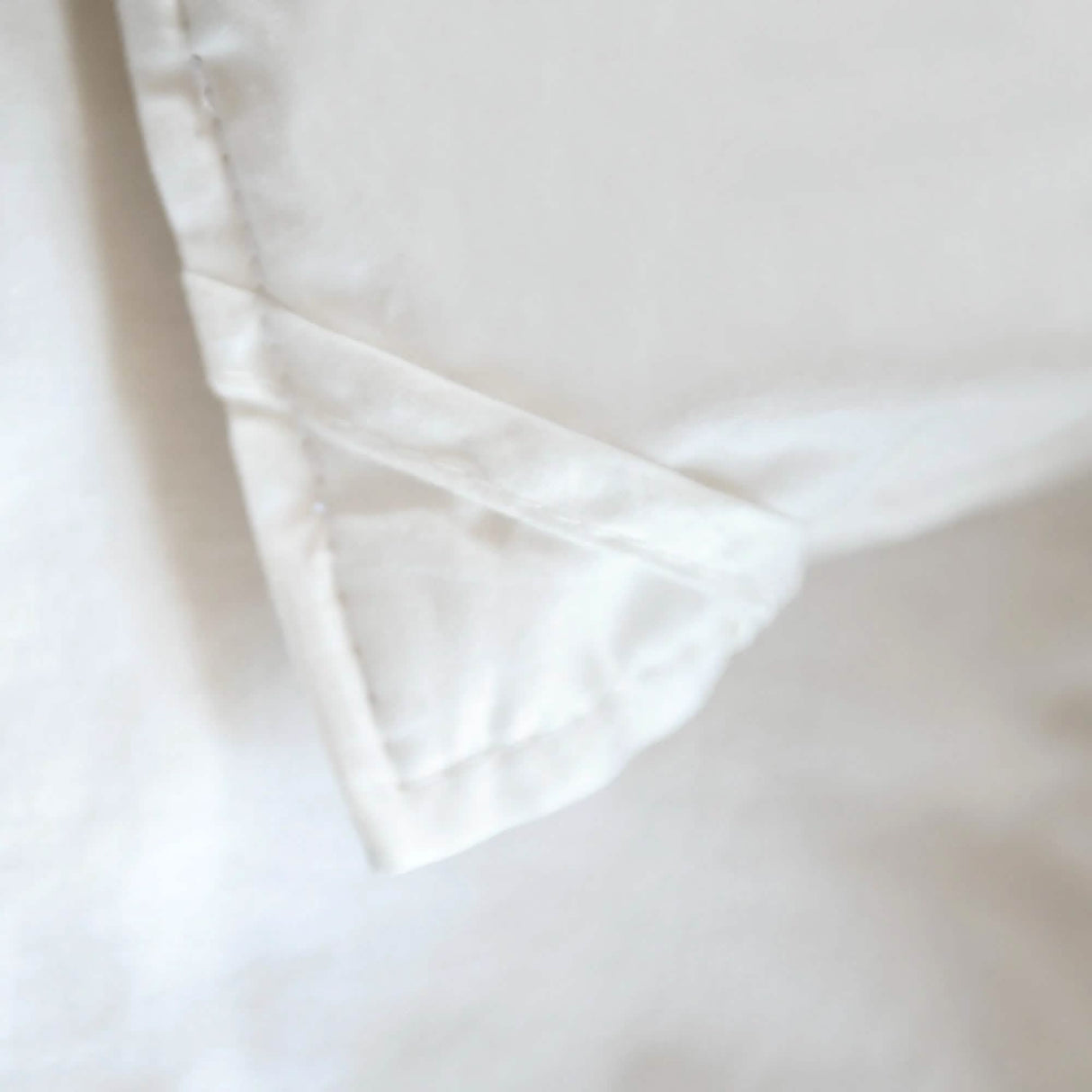 All St Genève duvets include corner attachment points to secure the duvet to a duvet cover