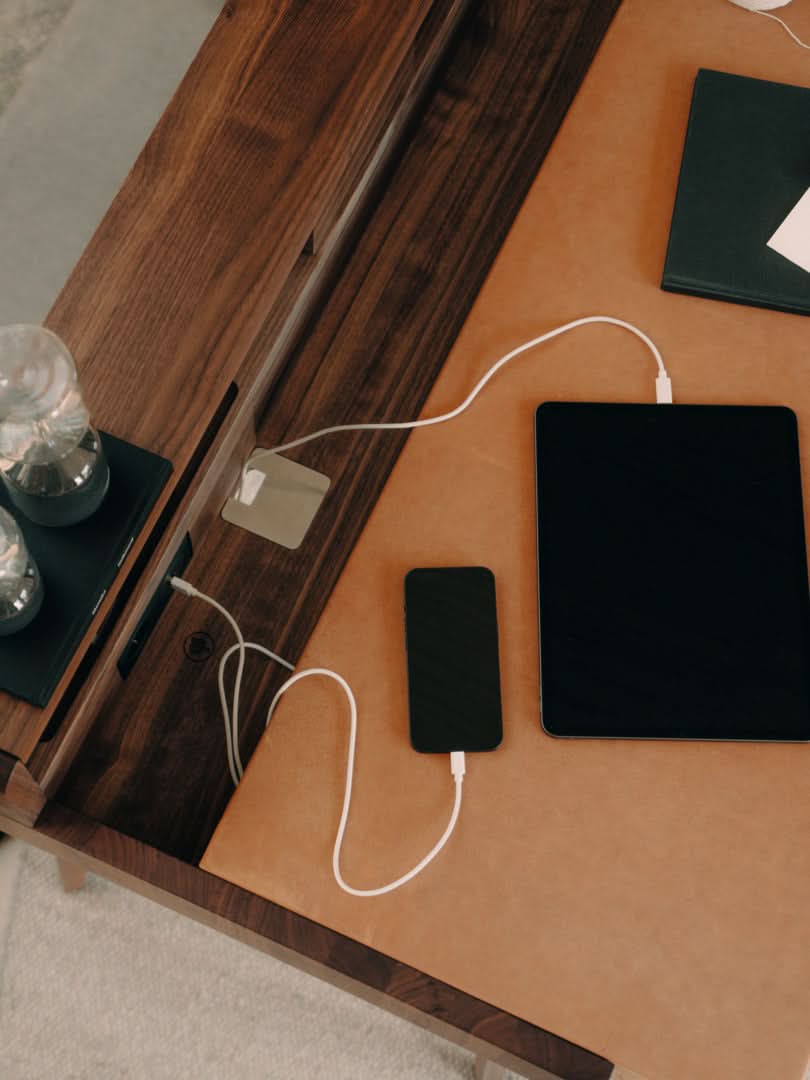 sol writing desk