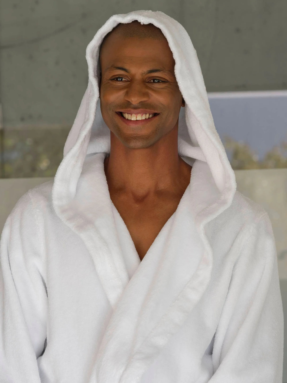 A&H Alex Robe in 100 White