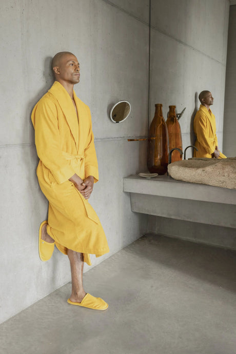 A&H Amigo Robe & Slippers in 870 Curcuma