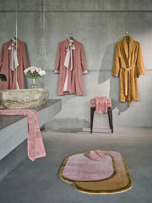 A&H Boudoir Bath Rug w/ non-slip backing. Complimentary colours include 515 Rosette, 518 Primrose, 610 Nude and 840 Gold