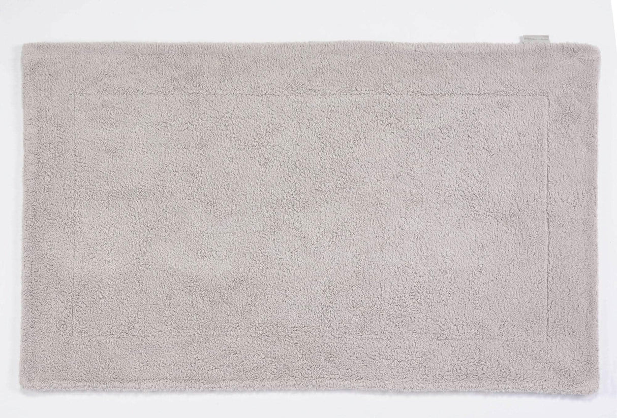 A&H Double Tub Mat - colour 950 Cloud. 100% Giza Egyptian Cotton Extra-Long Staple