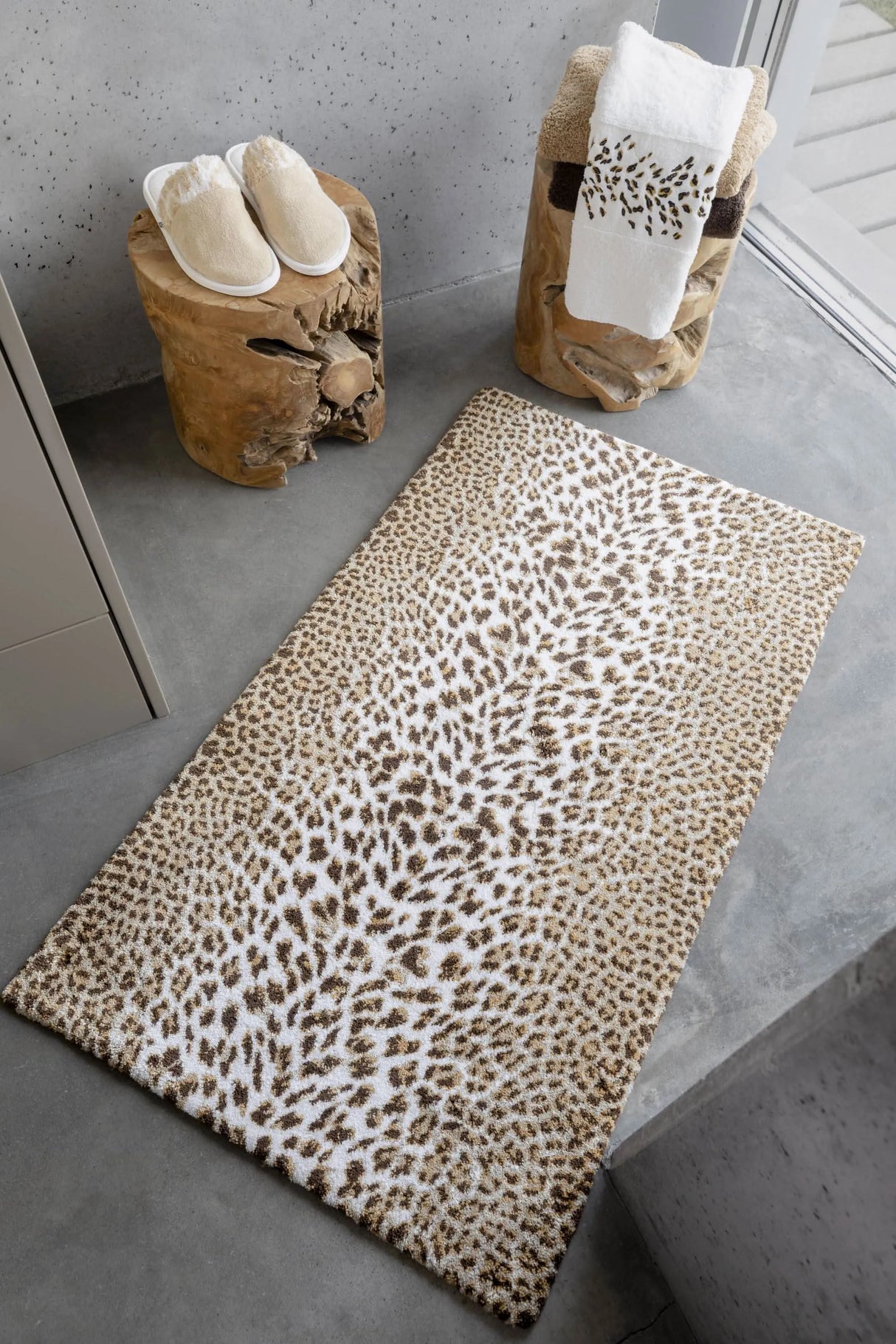 A&H Feline Bath Rug, 100% Giza Egyptian Cotton Long Staple. Two available sizes