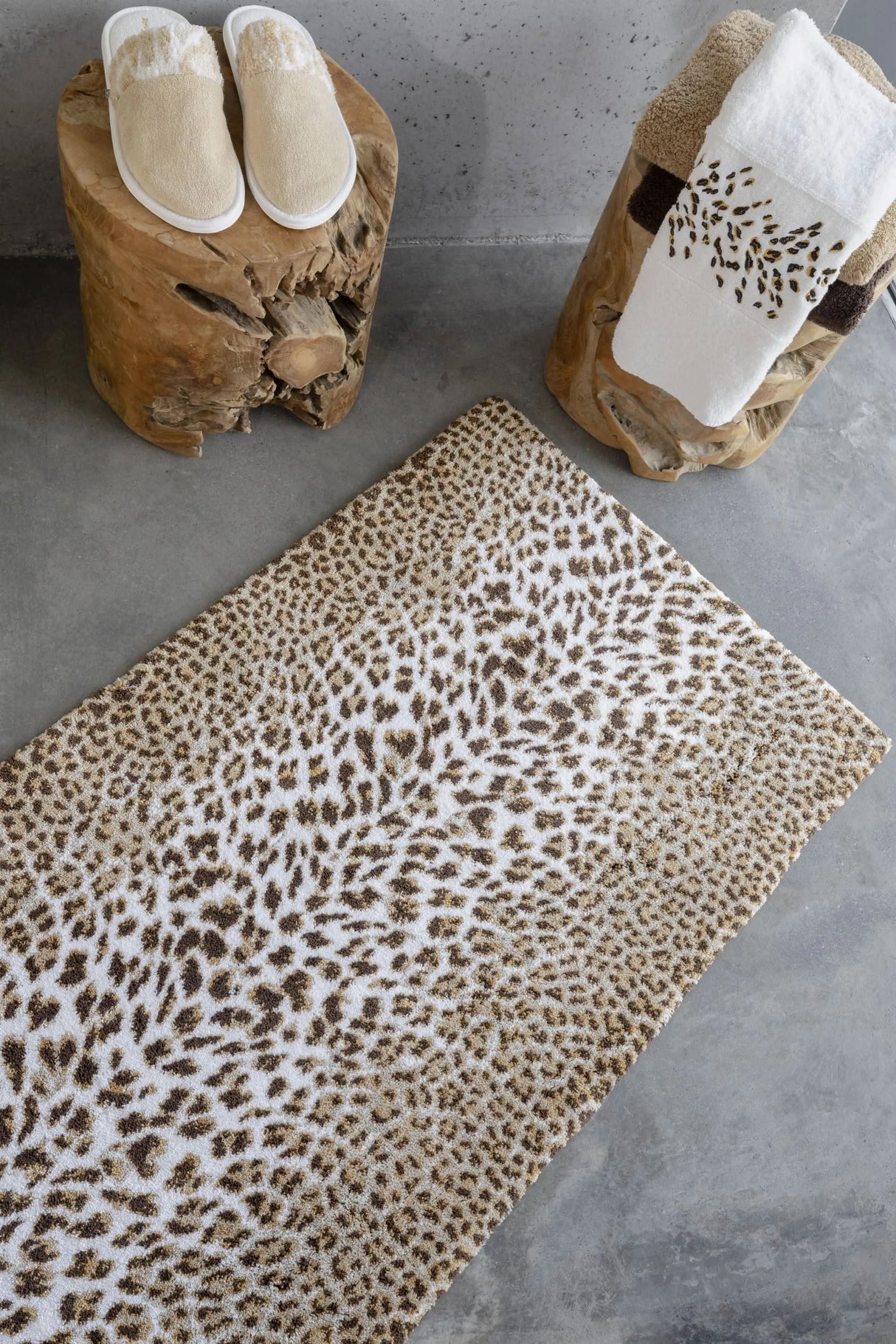 A&H Feline Bath Rug, 100% Giza Egyptian Cotton Long Staple. Two available sizes