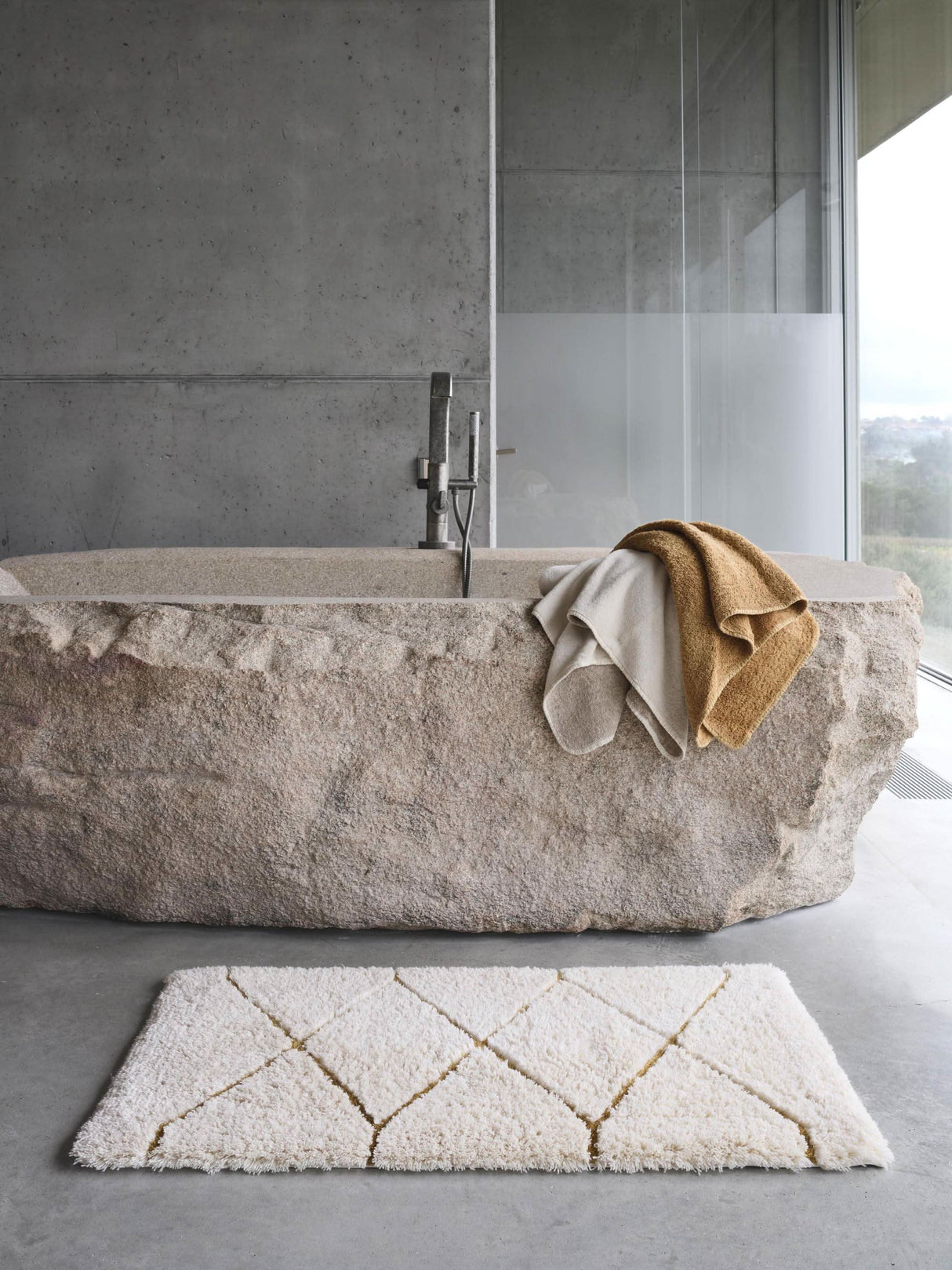 A&H Heritage Bath Rug in 800 Gold. 101 Ecru base + 840 Gold w/ Metallic Lurex Shimmer Highlights