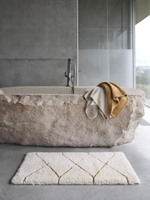 A&H Heritage Bath Rug in 800 Gold. 101 Ecru base + 840 Gold w/ Metallic Lurex Shimmer Highlights