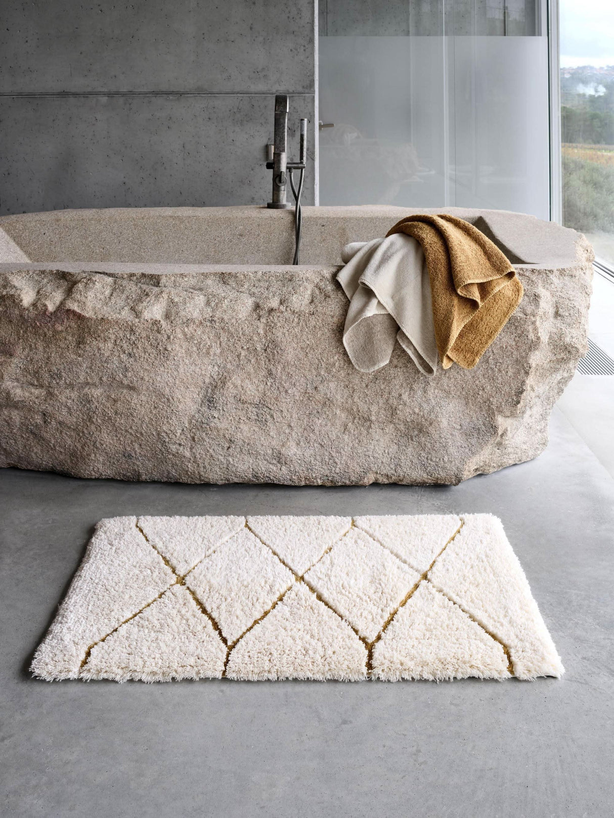 A&H Heritage Bath Rug in 800 Gold. 101 Ecru base + 840 Gold w/ Metallic Lurex Shimmer Highlights