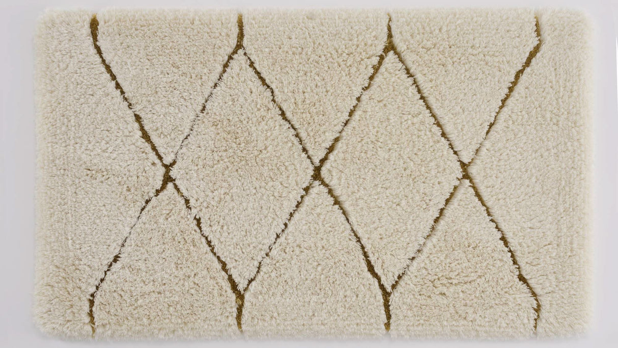 A&H Heritage Bath Rug in 800 Gold. 101 Ecru base + 840 Gold w/ Metallic Lurex Shimmer Highlights