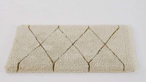 A&H Heritage Bath Rug in 800 Gold. 101 Ecru base + 840 Gold w/ Metallic Lurex Shimmer Highlights