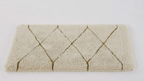 A&H Heritage Bath Rug in 800 Gold. 101 Ecru base + 840 Gold w/ Metallic Lurex Shimmer Highlights