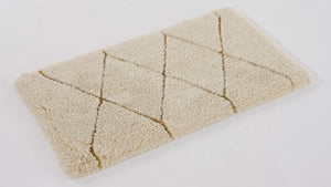 A&H Heritage Bath Rug in 800 Gold. 101 Ecru base + 840 Gold w/ Metallic Lurex Shimmer Highlights