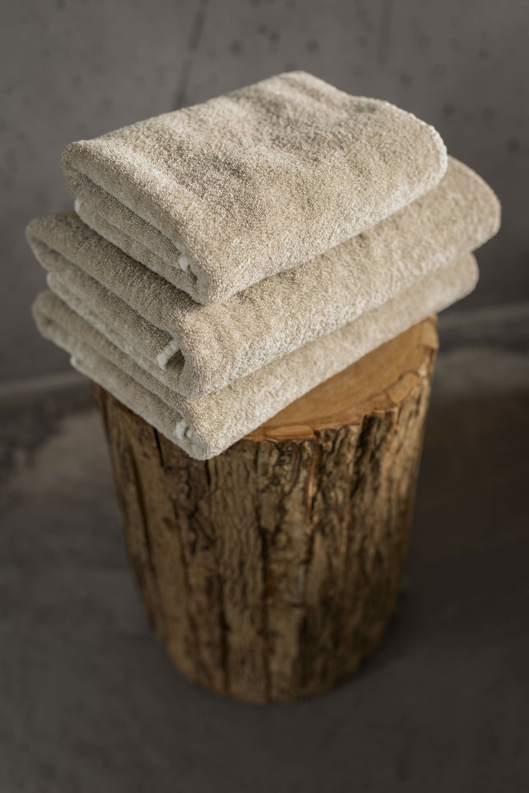 Abyss Lino Hand Towels (17 x 30