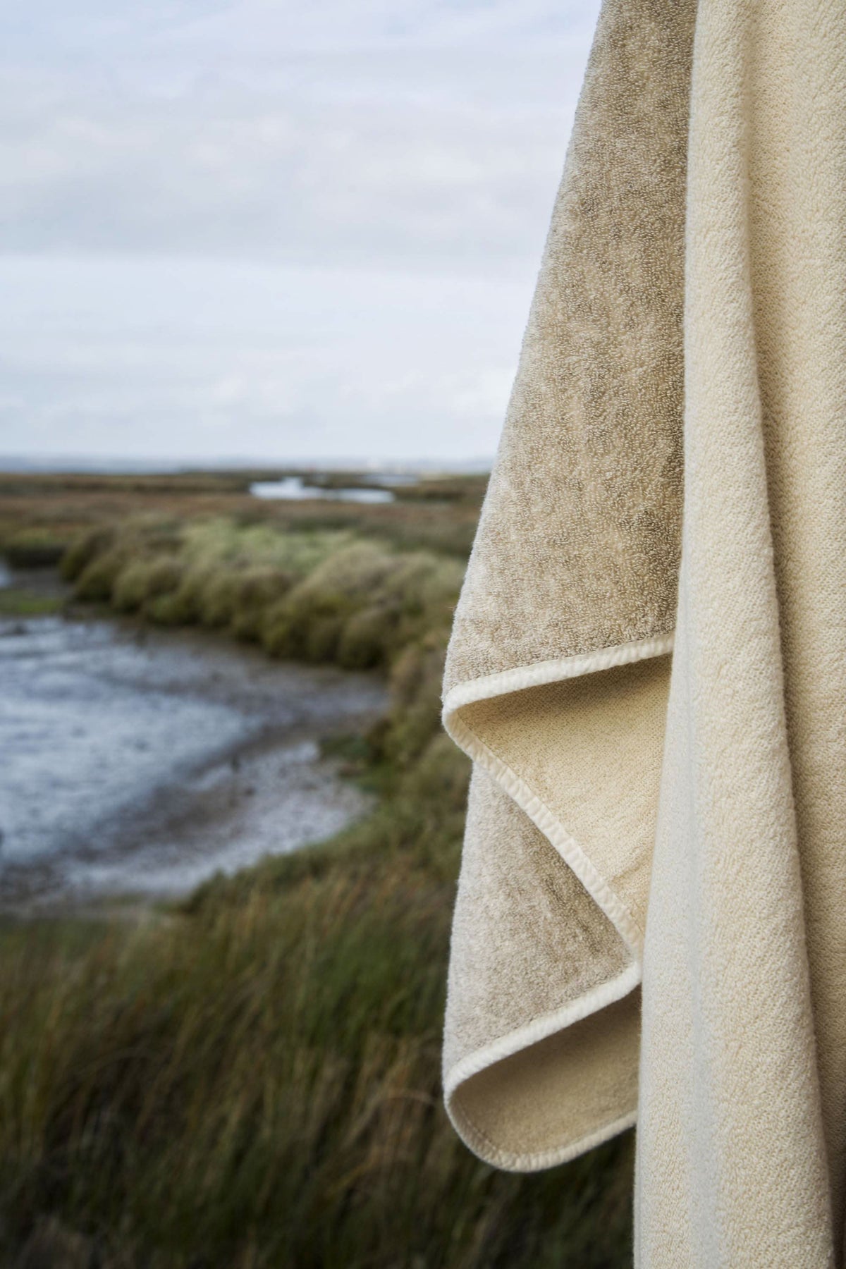 A&H Lino Towels are two-tone, reversible in 101 Ecru and 770 Linen