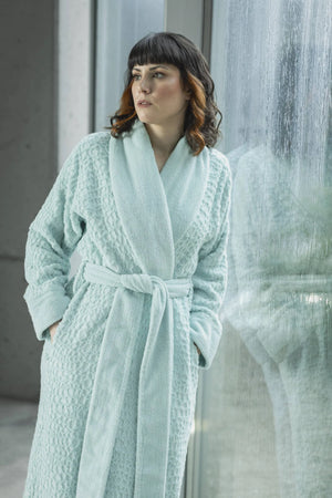 A&H Lodge Robe in 235 Ice