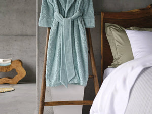 A&H Lodge Robe in 235 Ice