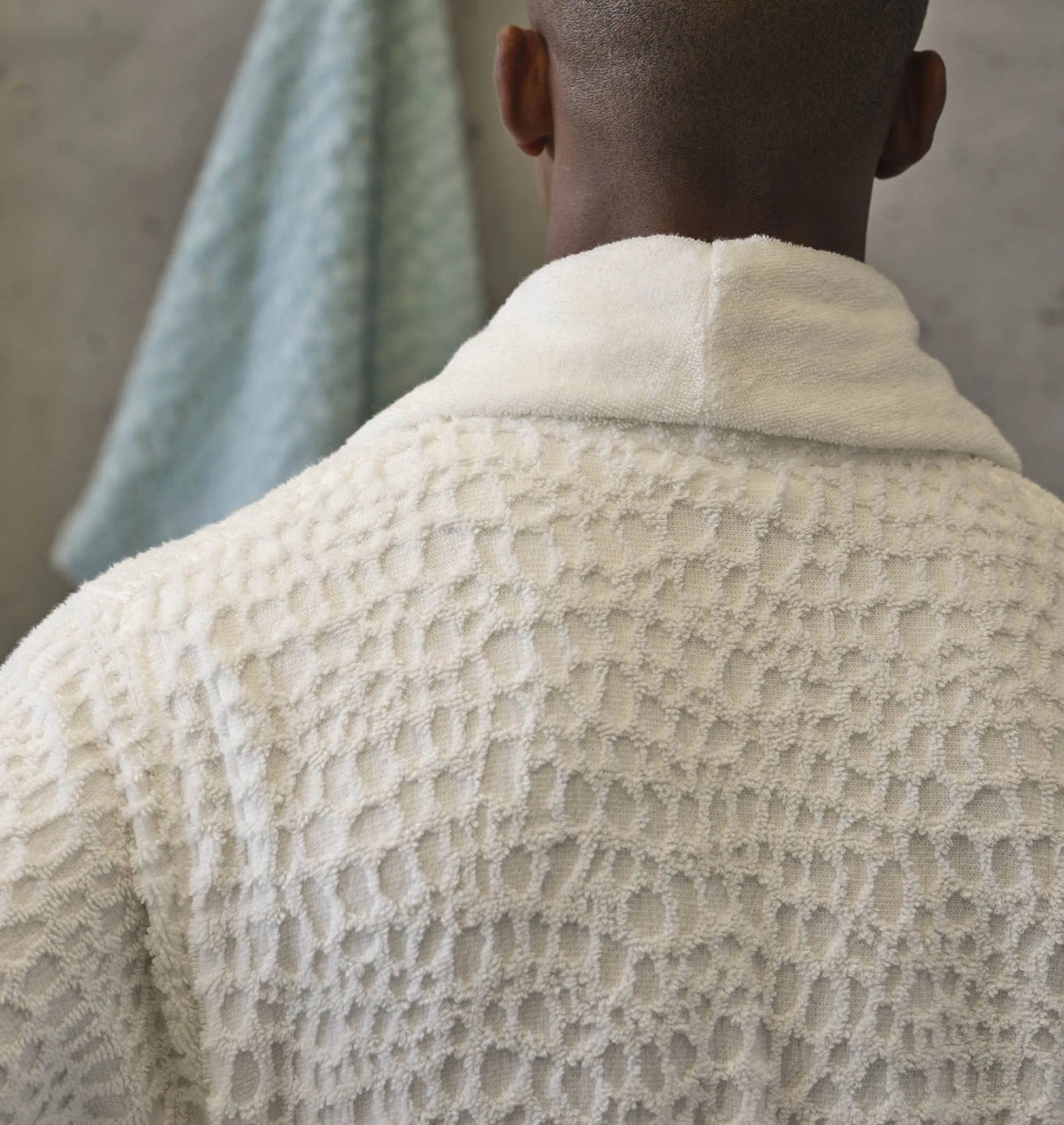 A&H Lodge Robe in 103 Ivory