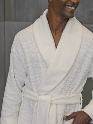 A&H Lodge Robe in 103 Ivory