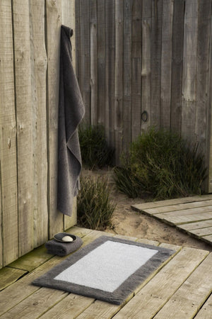 A&H Origine Reversible Bath Rug in 920 Gris (border) and 992 Platinum (Inset). 100% Giza Egyptian Cotton Long Staple