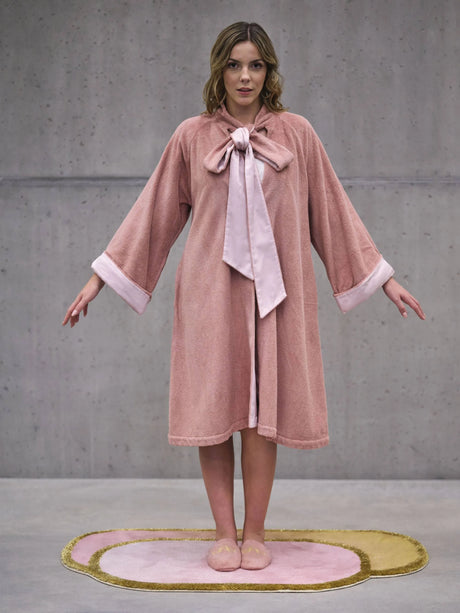 A&H Palacio Robes feature A&H 515 Rosette terry, double-faced with Celso de Lemos Secret sateen. Both fabrics are made from 100% Giza Egyptian Cotton Extra-Long Staple