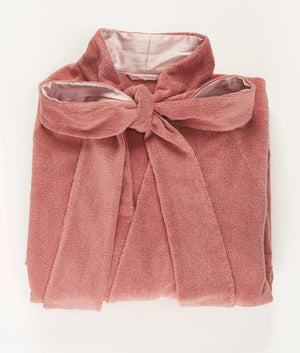 A&H Palacio Robes feature A&H 515 Rosette terry, double-faced with Celso de Lemos Secret sateen. Both fabrics are made from 100% Giza Egyptian Cotton Extra-Long Staple