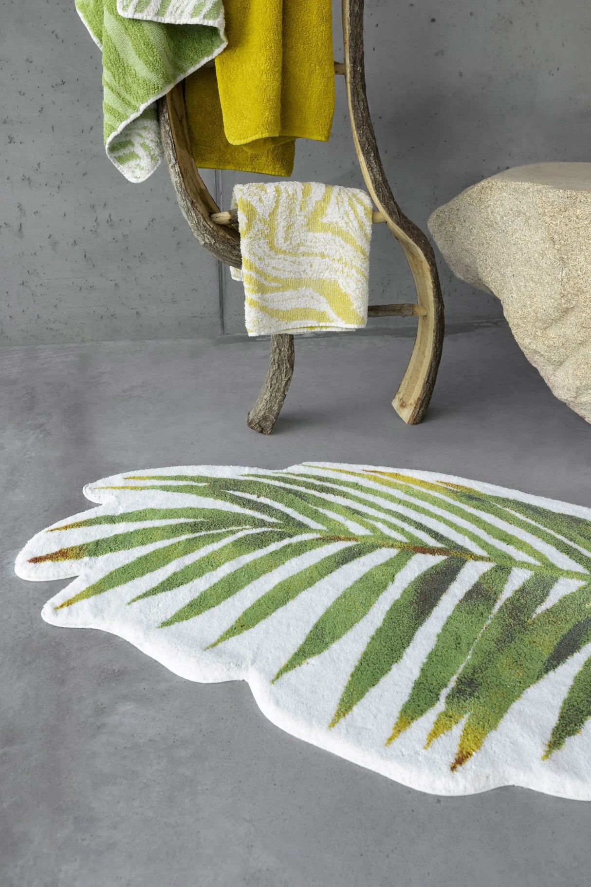 A&H Palm Bath Rug in 165 Apple Green. 1,900 gsm 31 x 63"