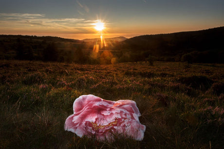 A&H Pivoine Bath Rug in 573 Flamingo, Round 39" Diam. - 100% Giza Egyptian Cotton Long Staple