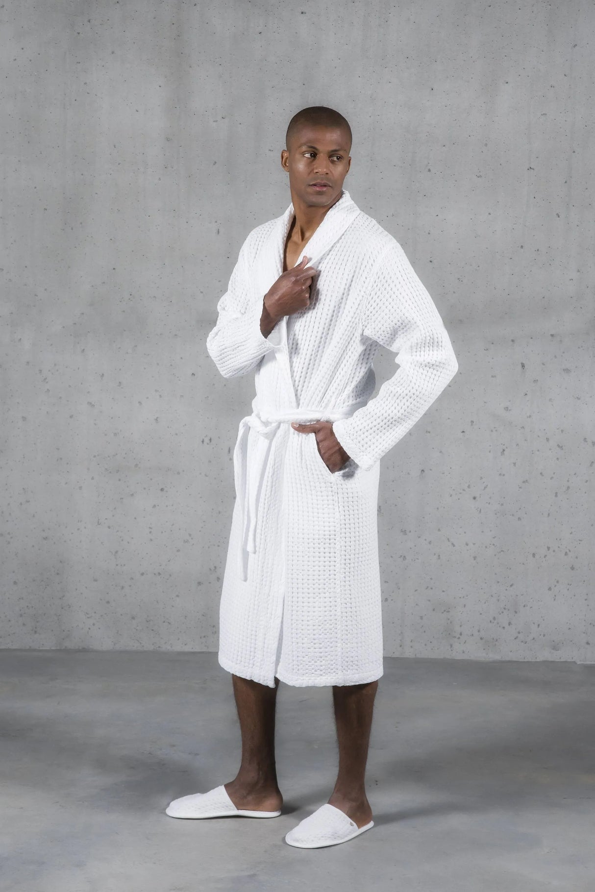 A&H Pousada Robe in 100 White