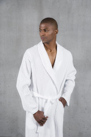 A&H Pousada Robe in 100 White