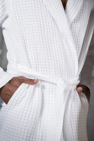 A&H Pousada Robe in 100 White