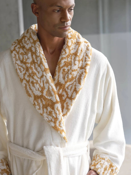 A&H Sauvage Robe in 840 Gold