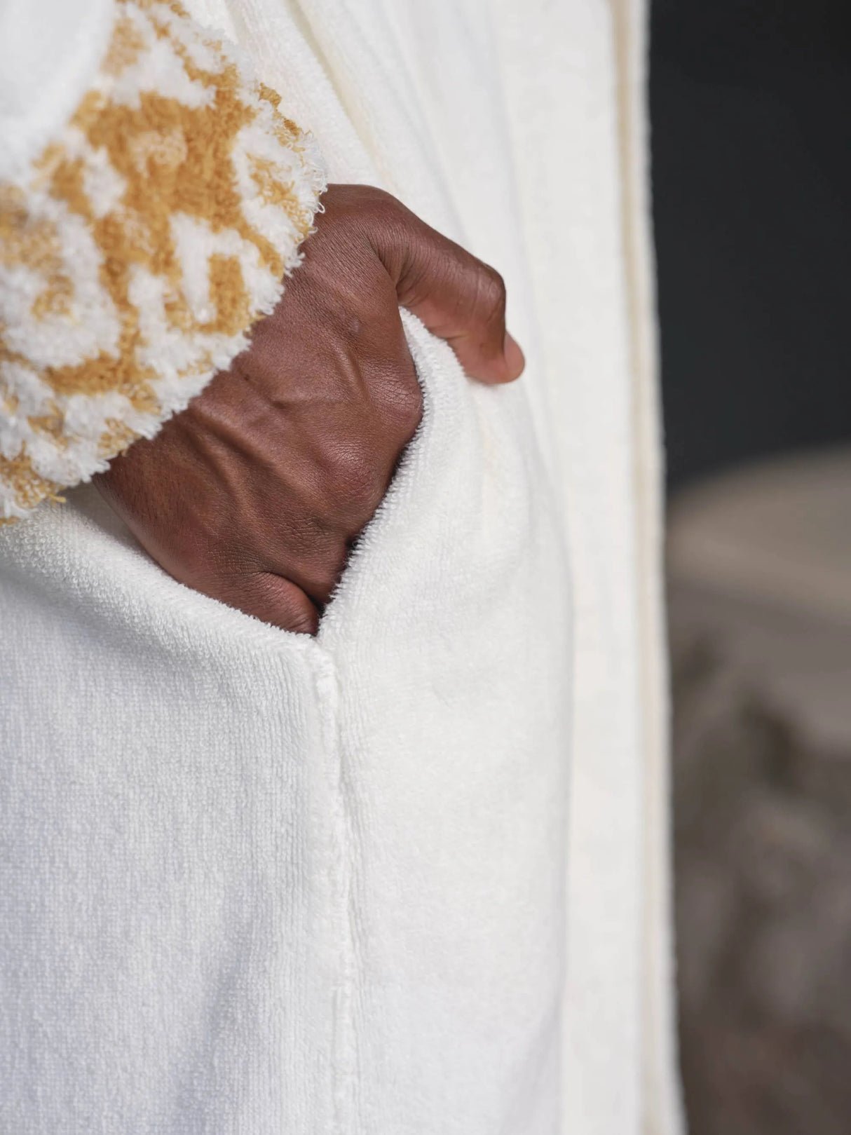 A&H Sauvage Robe in 840 Gold