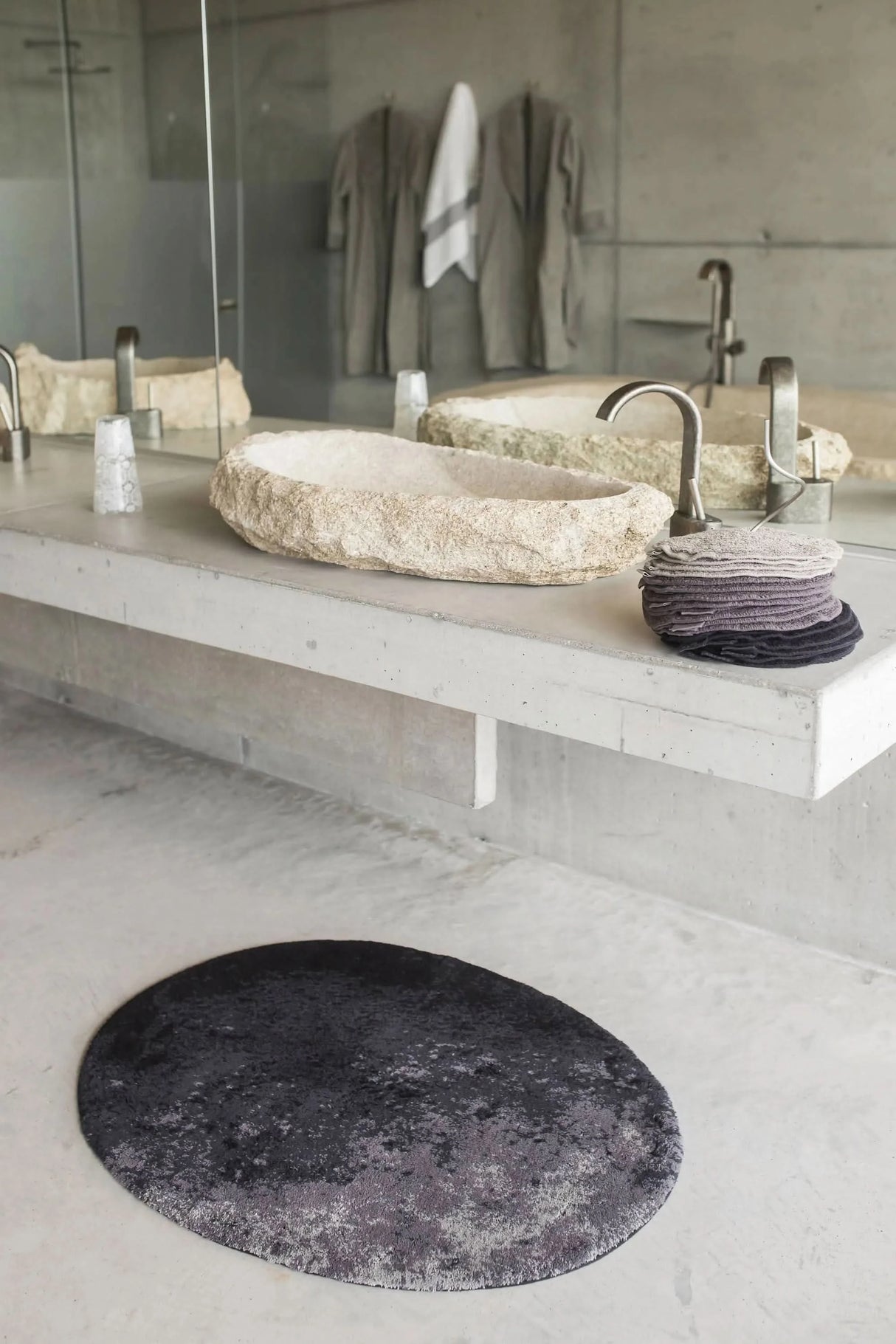 A&H Stone Bath Rug in 990 Black, 27 x 35" | 70 x 90 cm