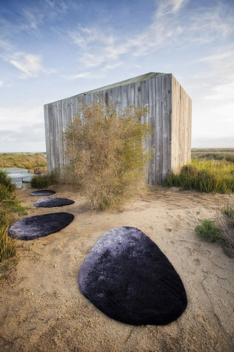 A&H Stone Bath Rugs in 990 Black. Crafted from 100% Giza Egyptian Cotton Long Staple