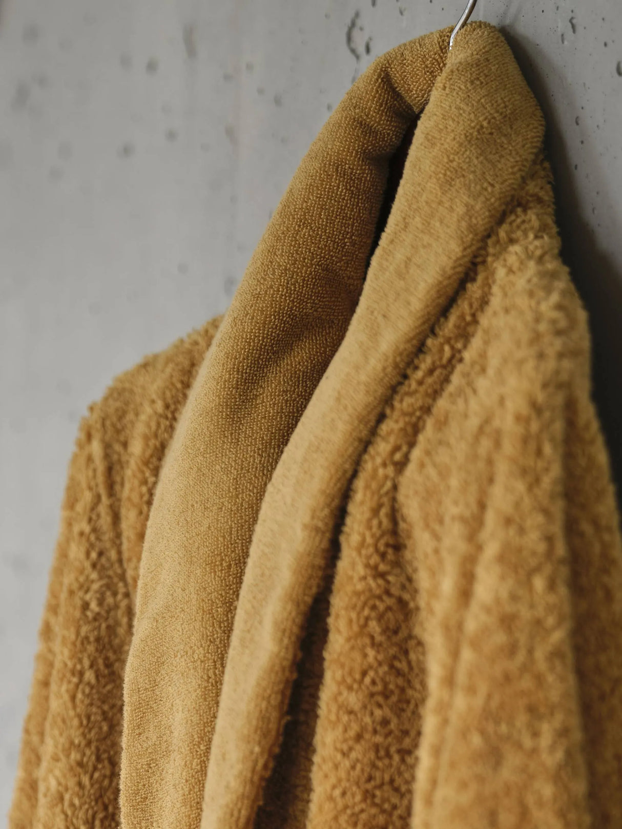 A&H Super Pile Robe in 840 Gold