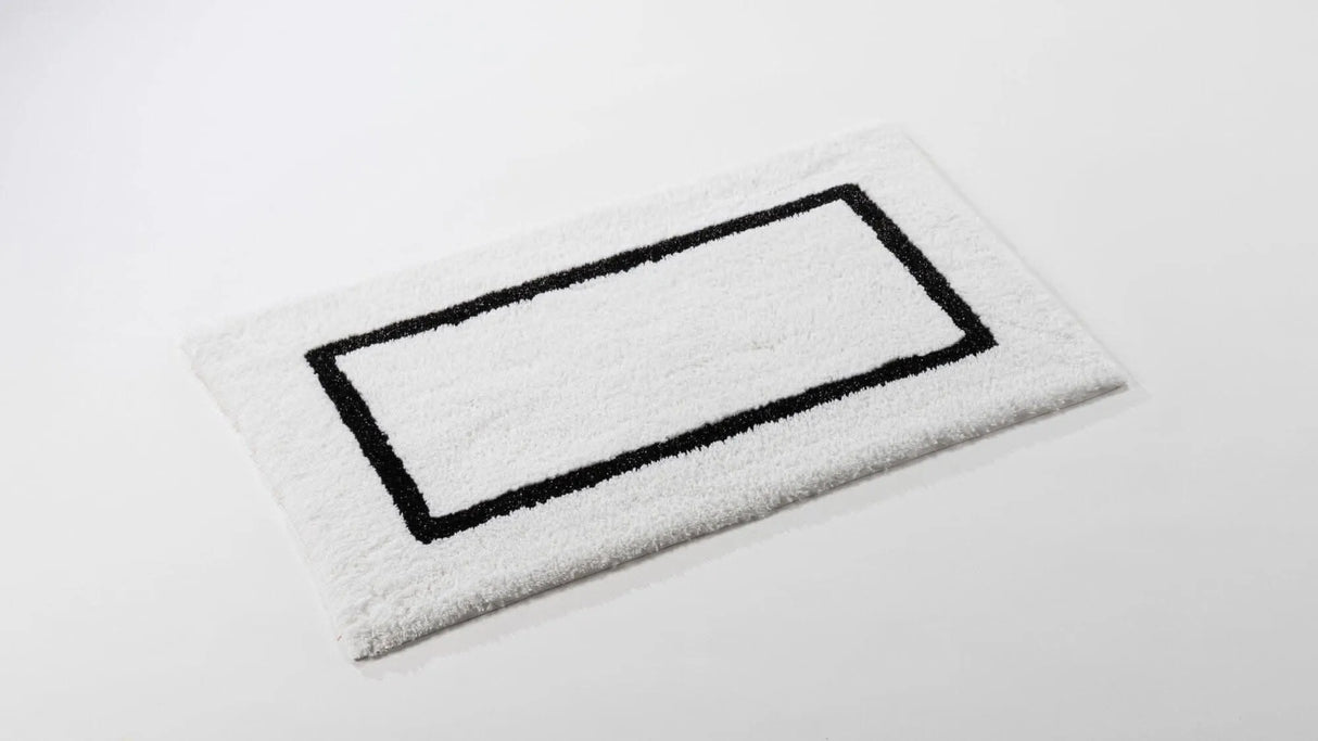 Karat Bath Rug in 990 Black