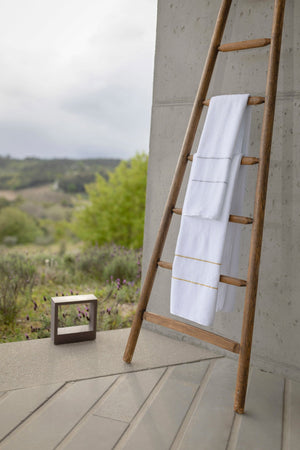 Top: Lara 109 Silver. Bottom: Lara 108 Gold