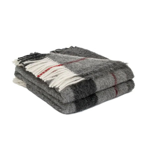 Pérou Filet Rouge (Peru, Red Stripe) 100% Pure Alpaca Throws by Brun de Vian-Tiran