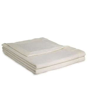 Cashmere blanket in Blanc. 100% Cashmere by Brun de Vian-Tiran