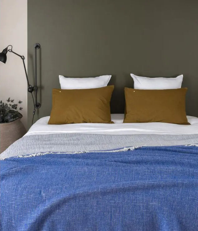 Lapis Lazuli Great Throw (260 x 260 cm)