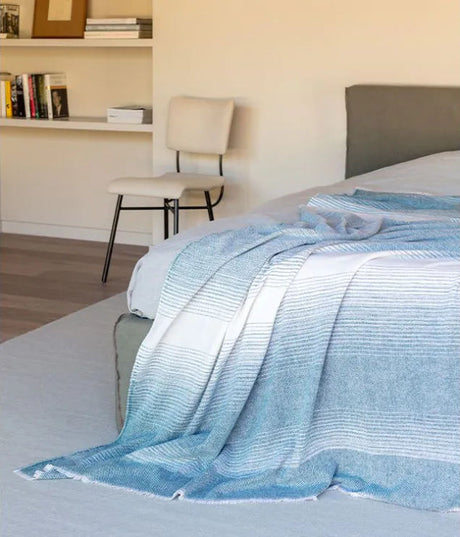 Saphir (Sapphire) Throw (150 x 200 cm)