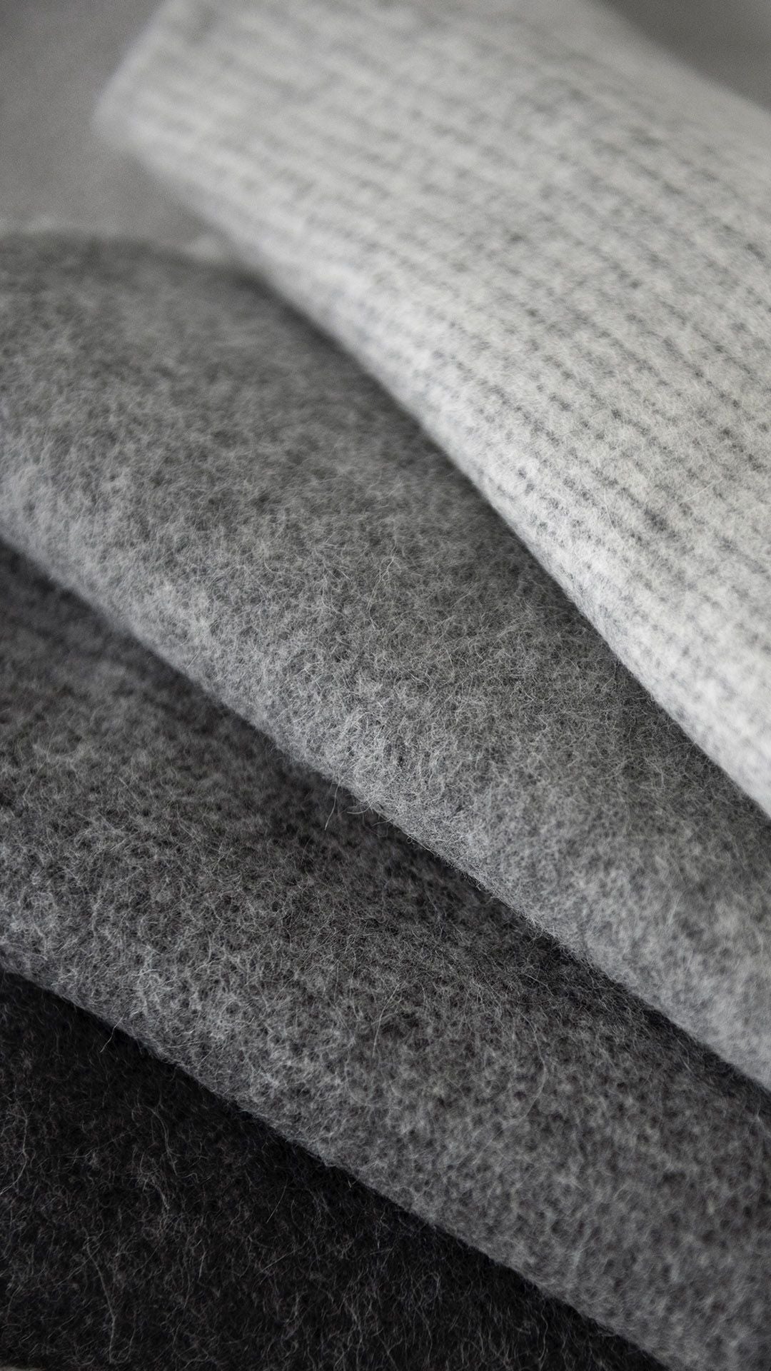 St Genève Aria Throw in Charcoal gradient colourway
