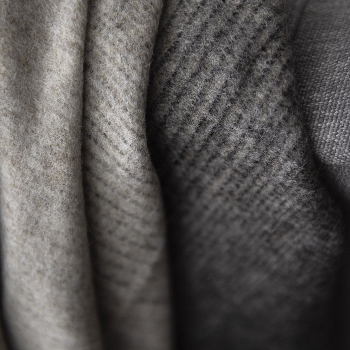 St Genève Aria Throw in Crimini gradient colourway