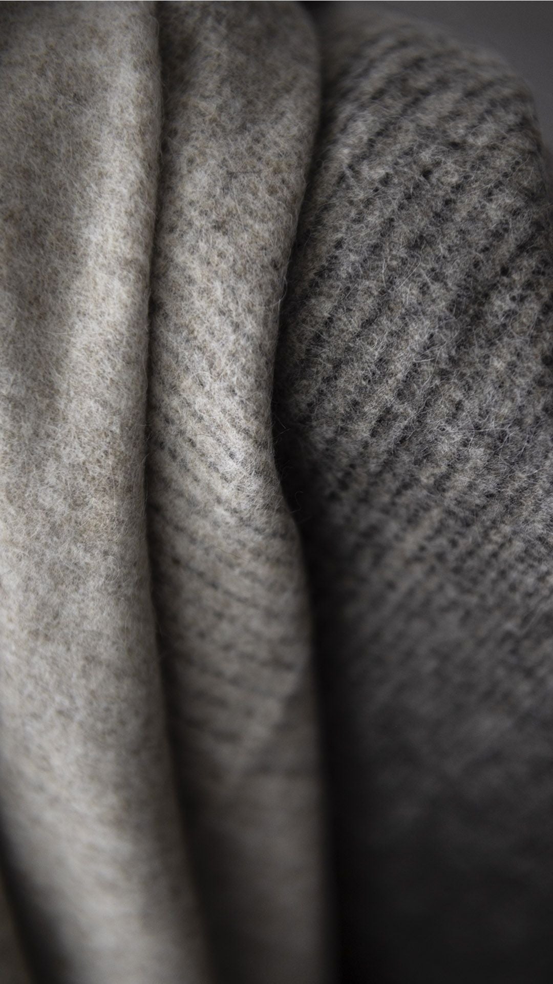 St Genève Aria Throw in Crimini gradient colourway