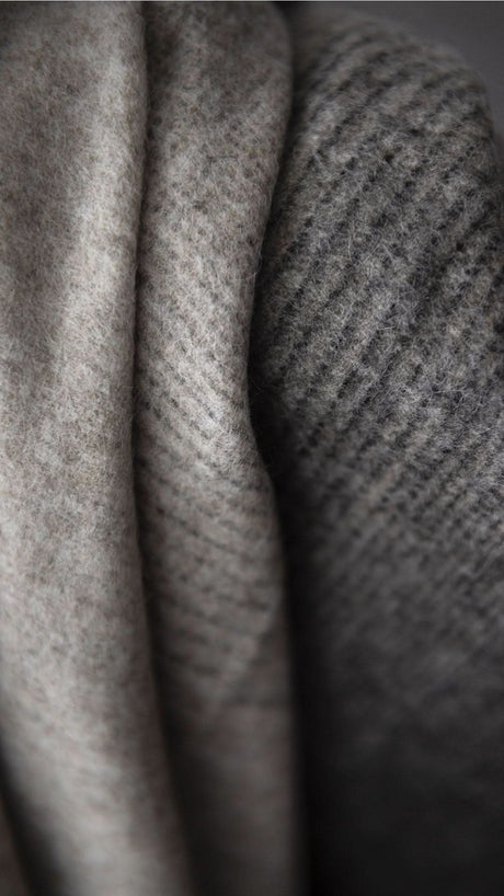 St Genève Aria Throw in Crimini gradient colourway