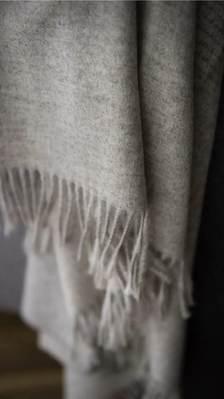 St Genève Aria Throw in Crimini gradient colourway