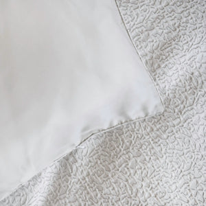 St Genève Athena Sterling duvet cover - reverse/backed in Capri Grey
