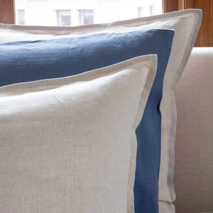 St Genève Echo Linen in Admiral (middle knife-edge pillow)